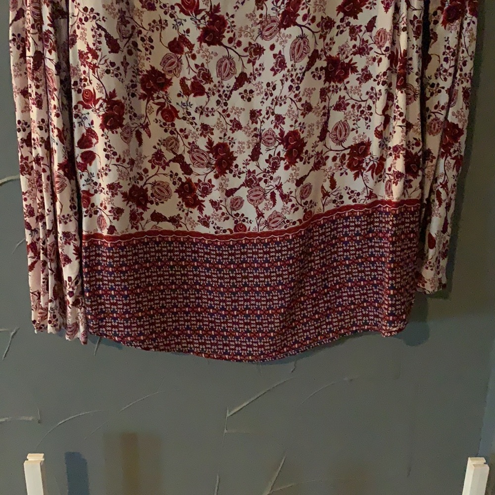 Flower pattern blouse - Picture 3 of 17